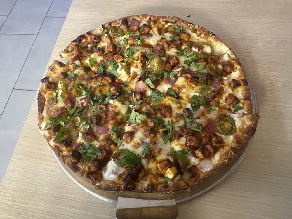 Achari Paneer Pizzatwist
